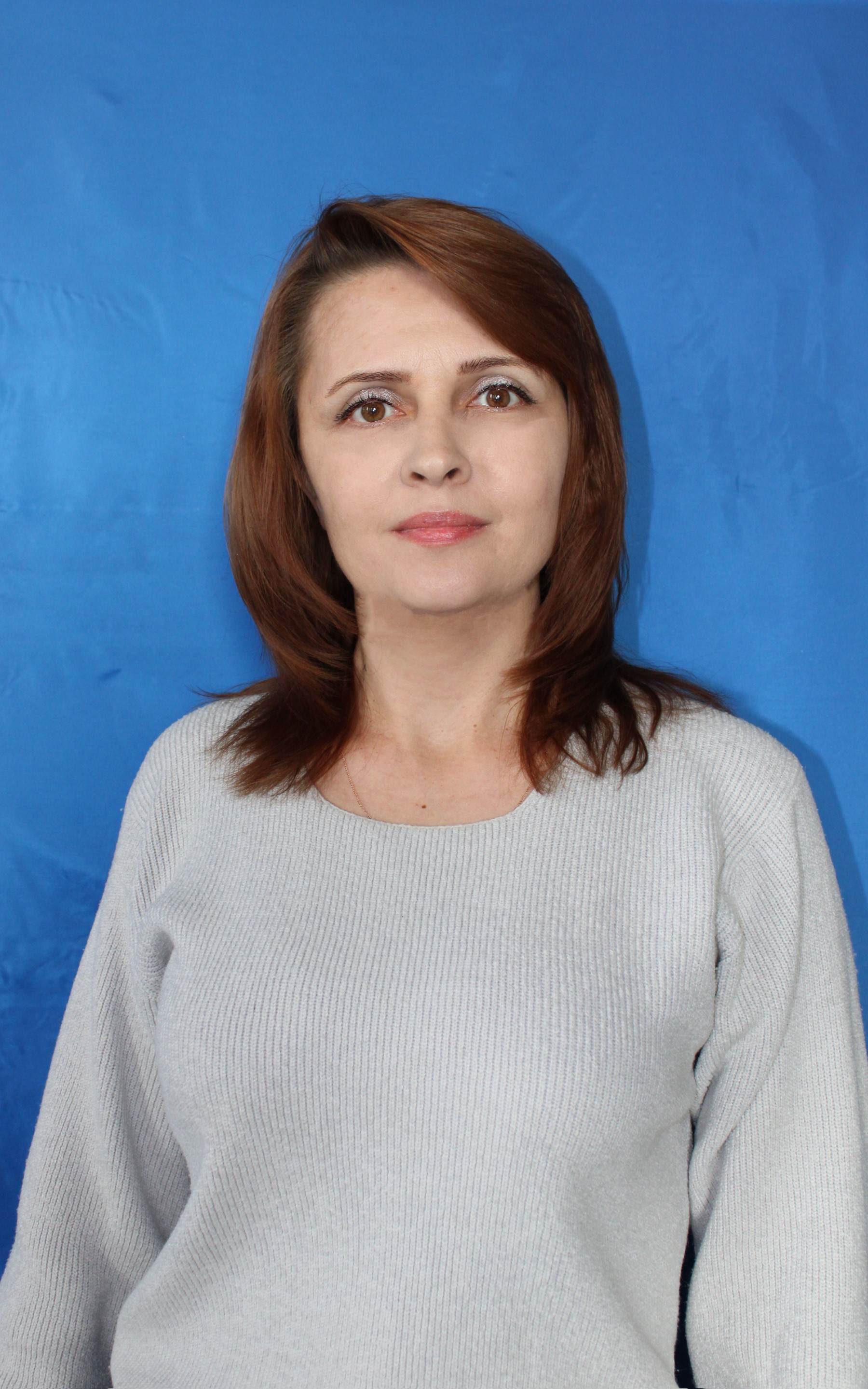 Попова Елена Николаевна.